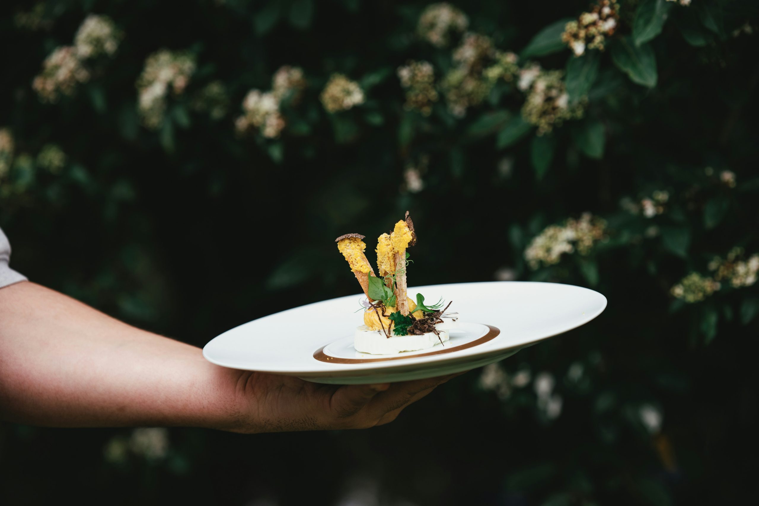 Les Trois Chateaux martin baron 2VMFeJRKuiU unsplash scaled martin baron 2VMFeJRKuiU unsplash scaled